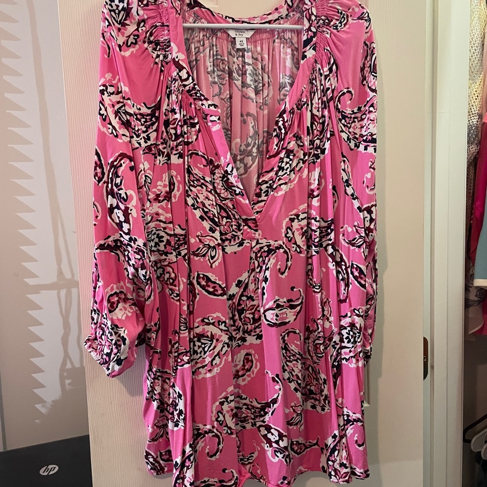 Crown & Ivy Pink Paisley Women's Top